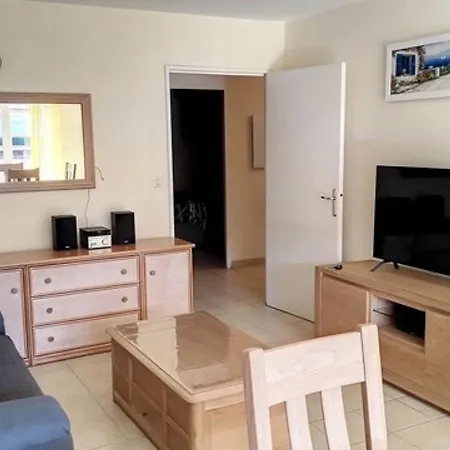 T3 68m², 4*, Climatise Avec Loggia, Proche Et Commerces - - Fr-1-610-14 Apartman *