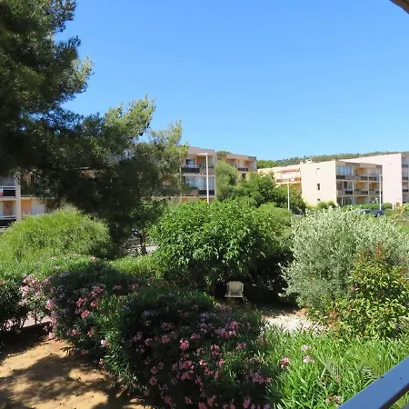 T3 68m², 4*, Climatise Avec Loggia, Proche Et Commerces - - Fr-1-610-14 *