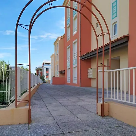 Apartment T3 68m², 4*, Climatise Avec Loggia, Proche Et Commerces - - Fr-1-610-14 *