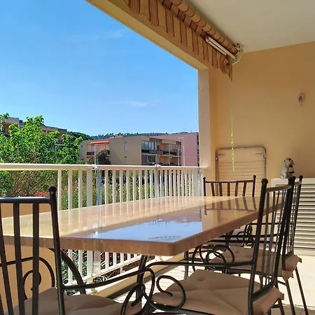 T3 68m², 4*, Climatise Avec Loggia, Proche Et Commerces - - Fr-1-610-14 Apartment Bormes-les-Mimosas